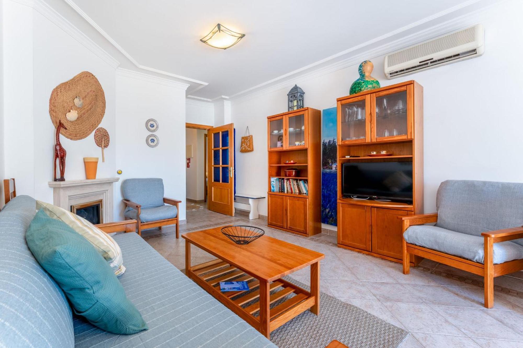 Bright & Cozy 1 Bdr Flat W/ Balcony By Lovelystay *